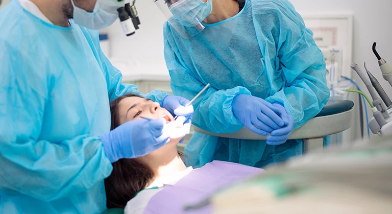 zabieg chirurgiczny stomatologiczny